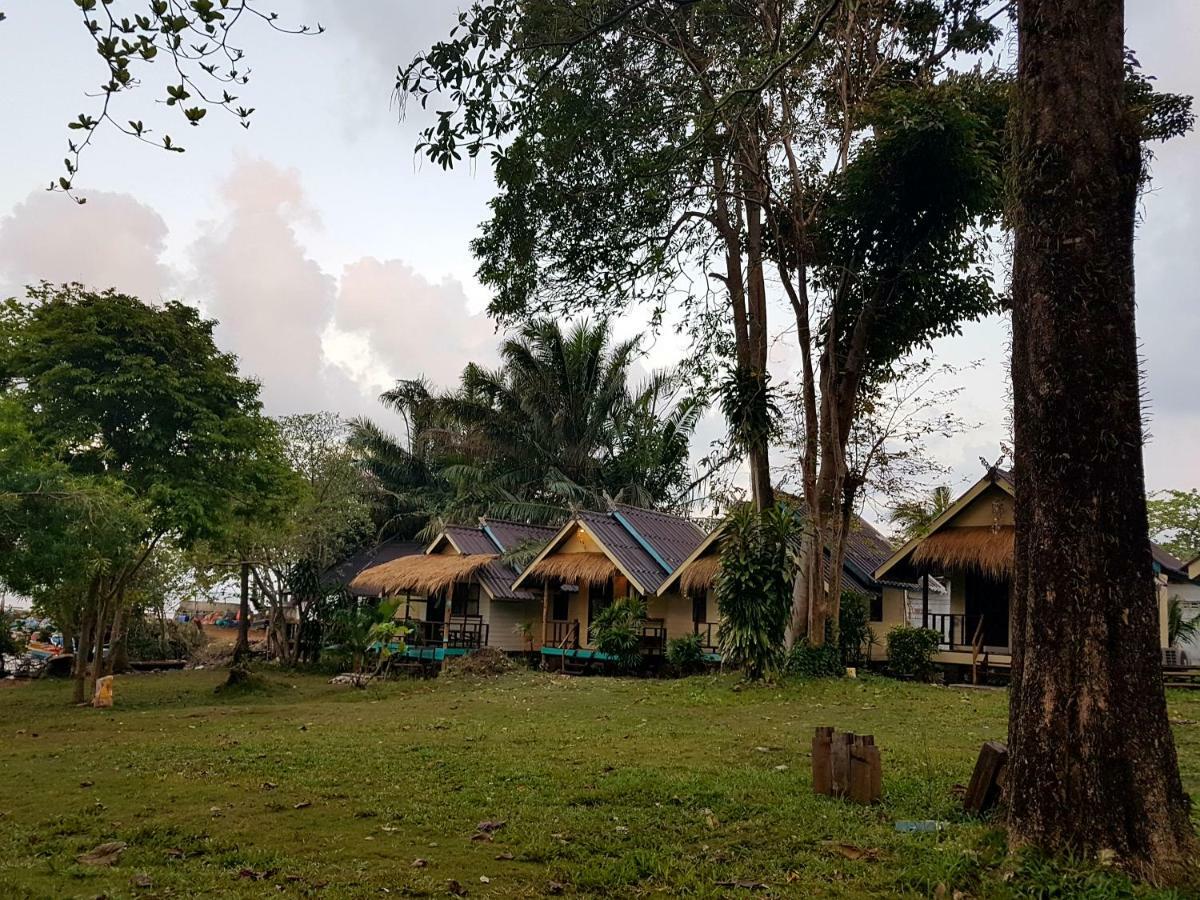Готель ฺbay Yard Hut Ко-Чанг Екстер'єр фото