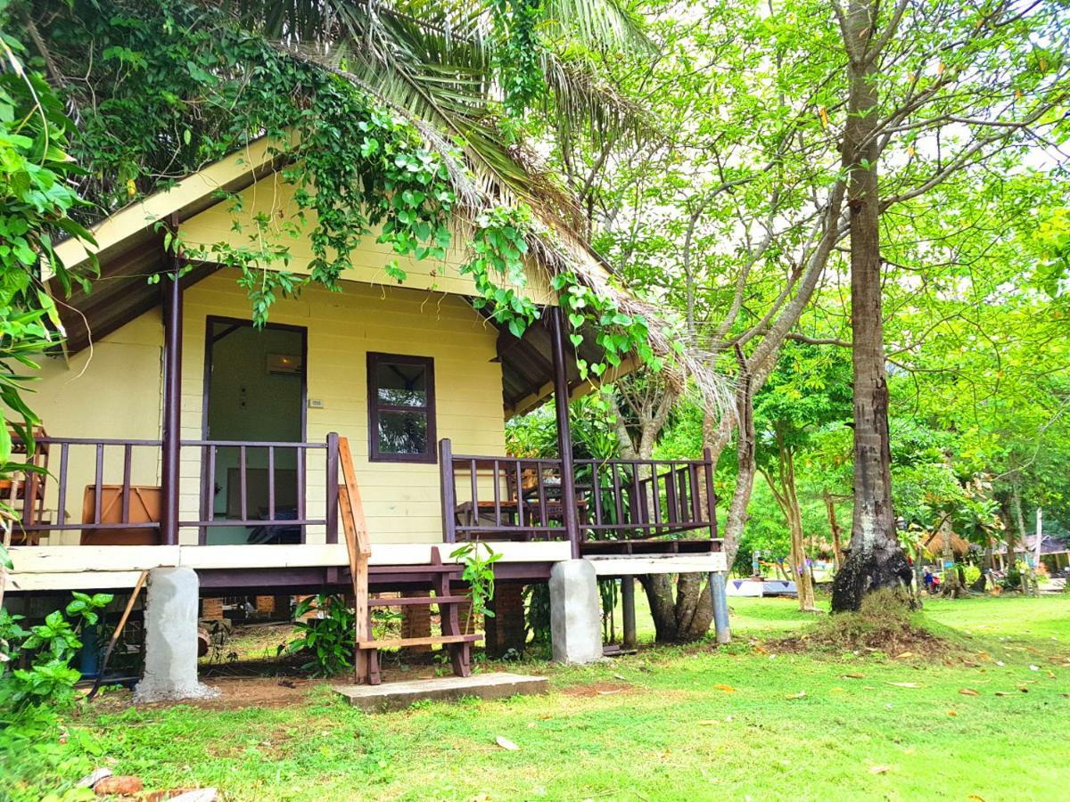 Готель ฺbay Yard Hut Ко-Чанг Екстер'єр фото